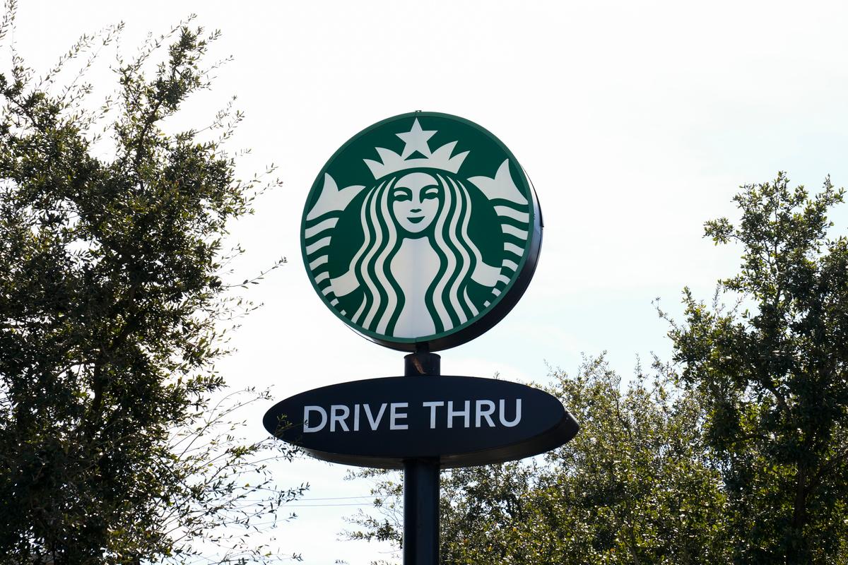 Starbucks Cuts 1,100 Corporate Roles in New CEO’s Push to Streamline, Cut Costs