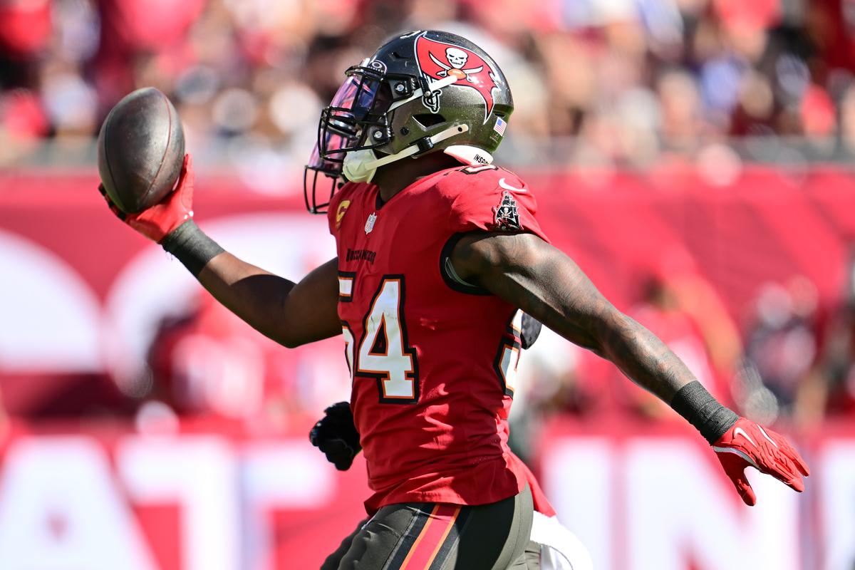 Longtime Buccaneers Super Bowl Champion Re-Signs With Team