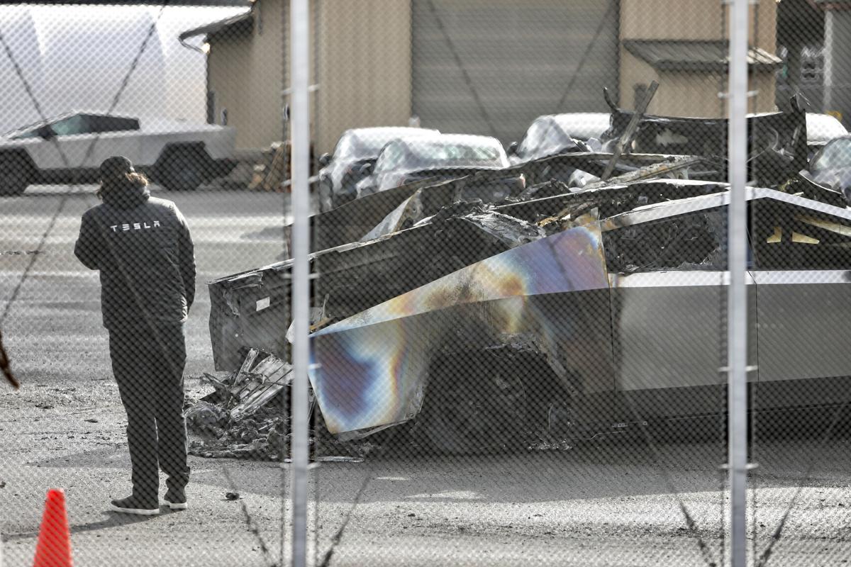 Fire That Damaged 4 Tesla Cybertrucks in Seattle Under Investigation