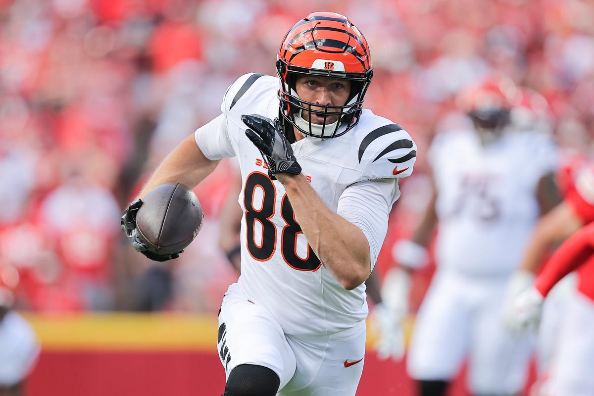 Gesicki Takes ‘Joe Burrow Tax’ to Help Keep Bengals Offense Together