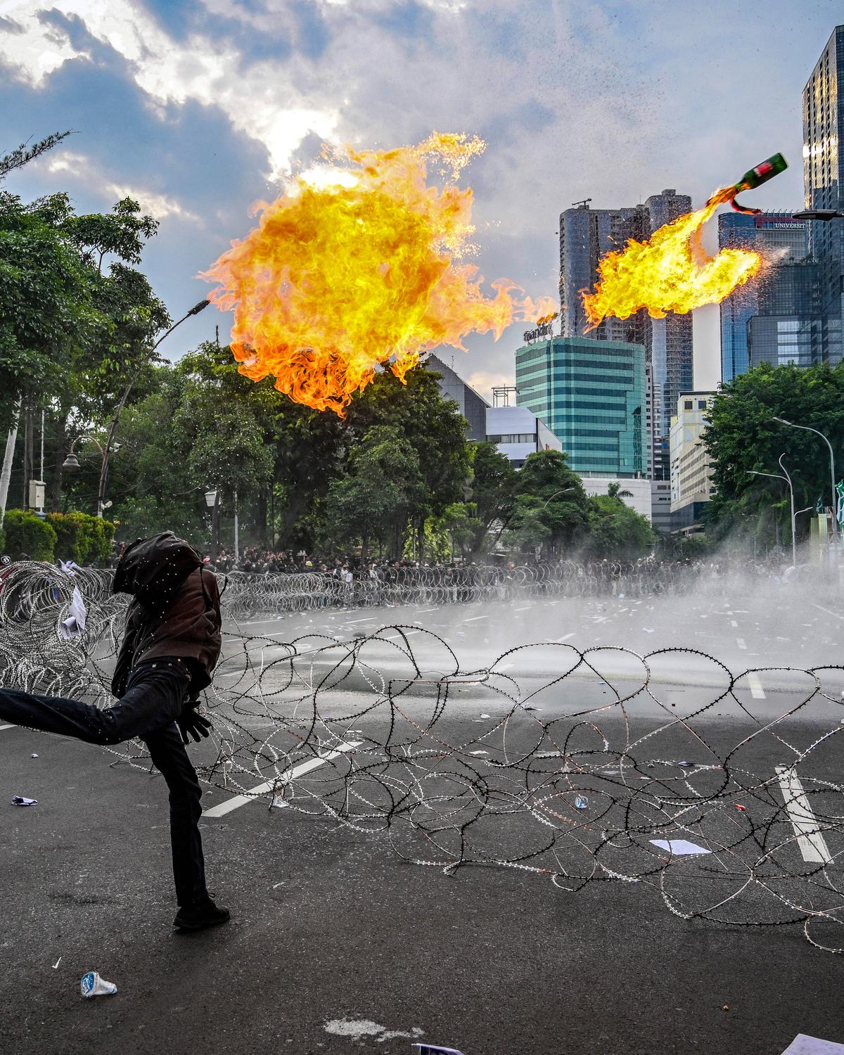 Day in Photos: Protests in Indonesia, Forest Fires in South Korea, and a Hydrogen-Powered Aircraft Engine
