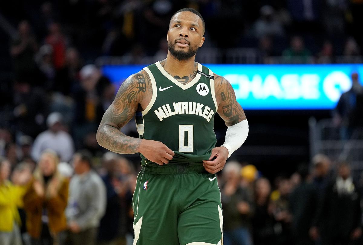 Milwaukee Bucks Damian Lillard Out Indefinitely After Blood Clot Diagnosis