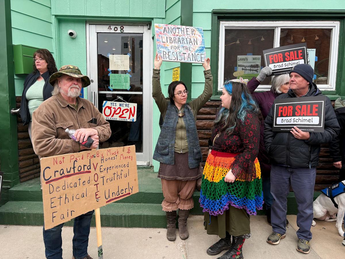 As Wisconsinites Vote Early, Anti-Musk Protesters Seek Victory in Supreme Court Election