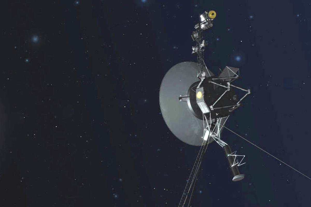 NASA Powers Down 2 Instruments on Twin Voyager Spacecraft to Save Power