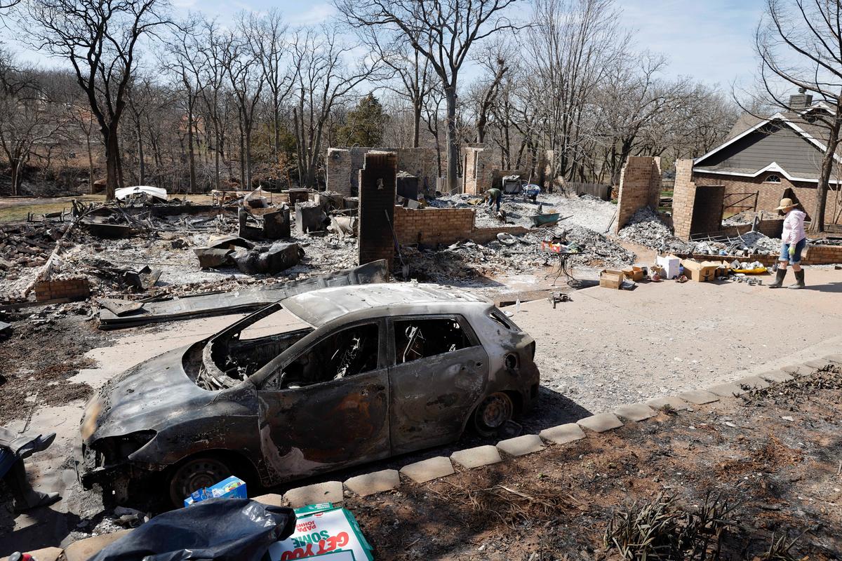 As Oklahoma Reels From Deadly Wildfires, Authorities Warn of Fresh Fire Threat