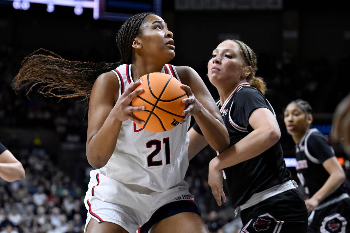 March Madness: No. 2 UConn Routs Arkansas State 103–34 in Opener as Fudd Has 27 Points