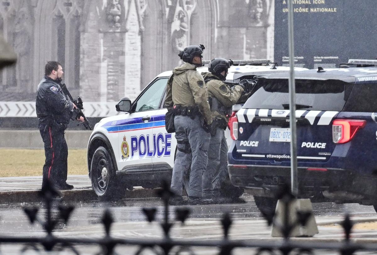 Parliament Hill Lockdown Ends After Police Arrest Man Who Barricaded Himself Inside East Block