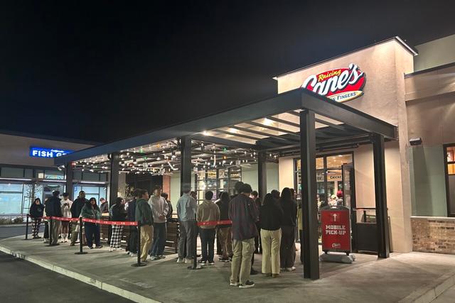 Raising Cane’s Opens First South Bay Location | The Epoch Times