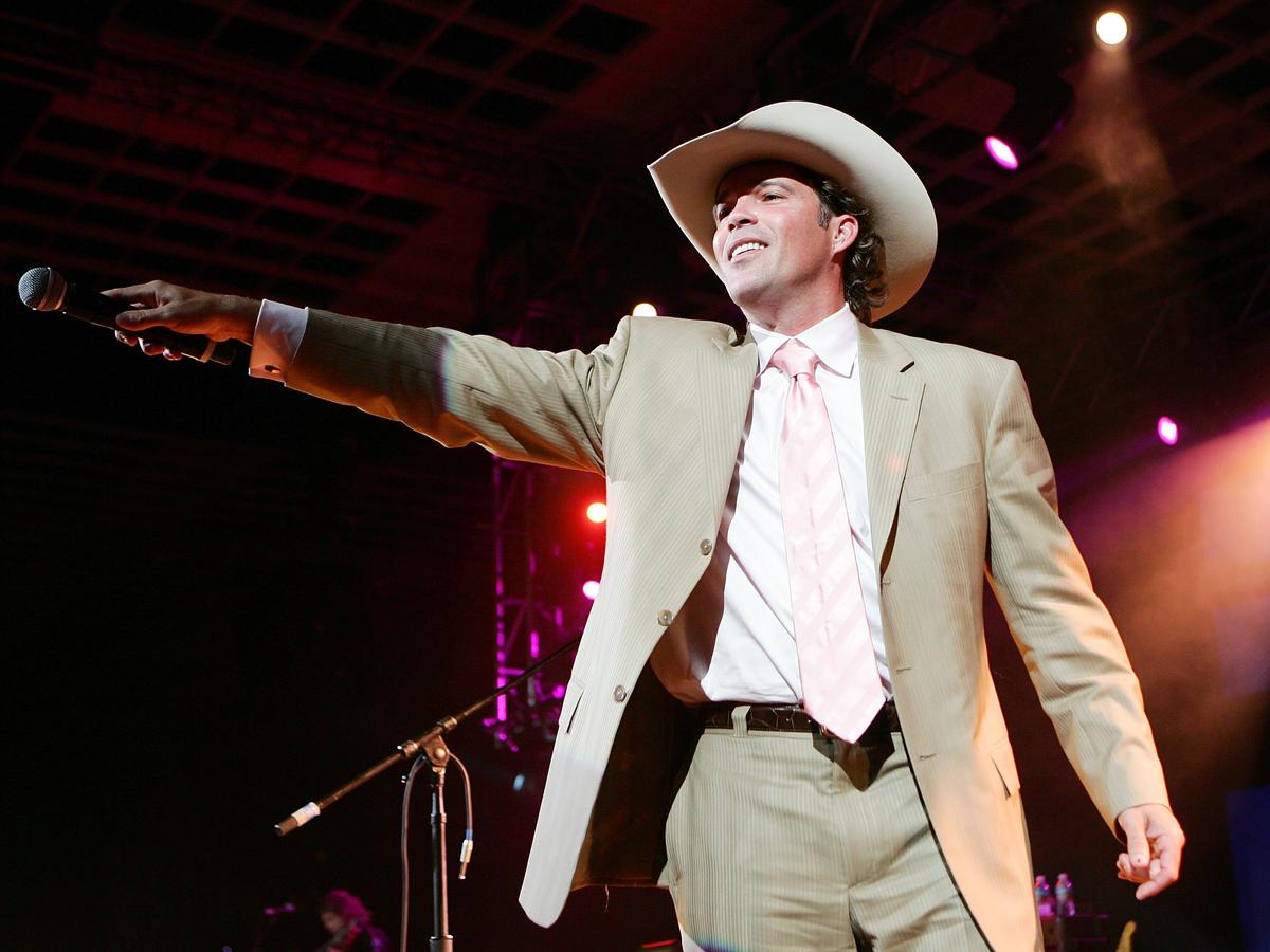 Country Star Clay Walker Forced to Cancel Show After Undergoing Procedure to Treat MS