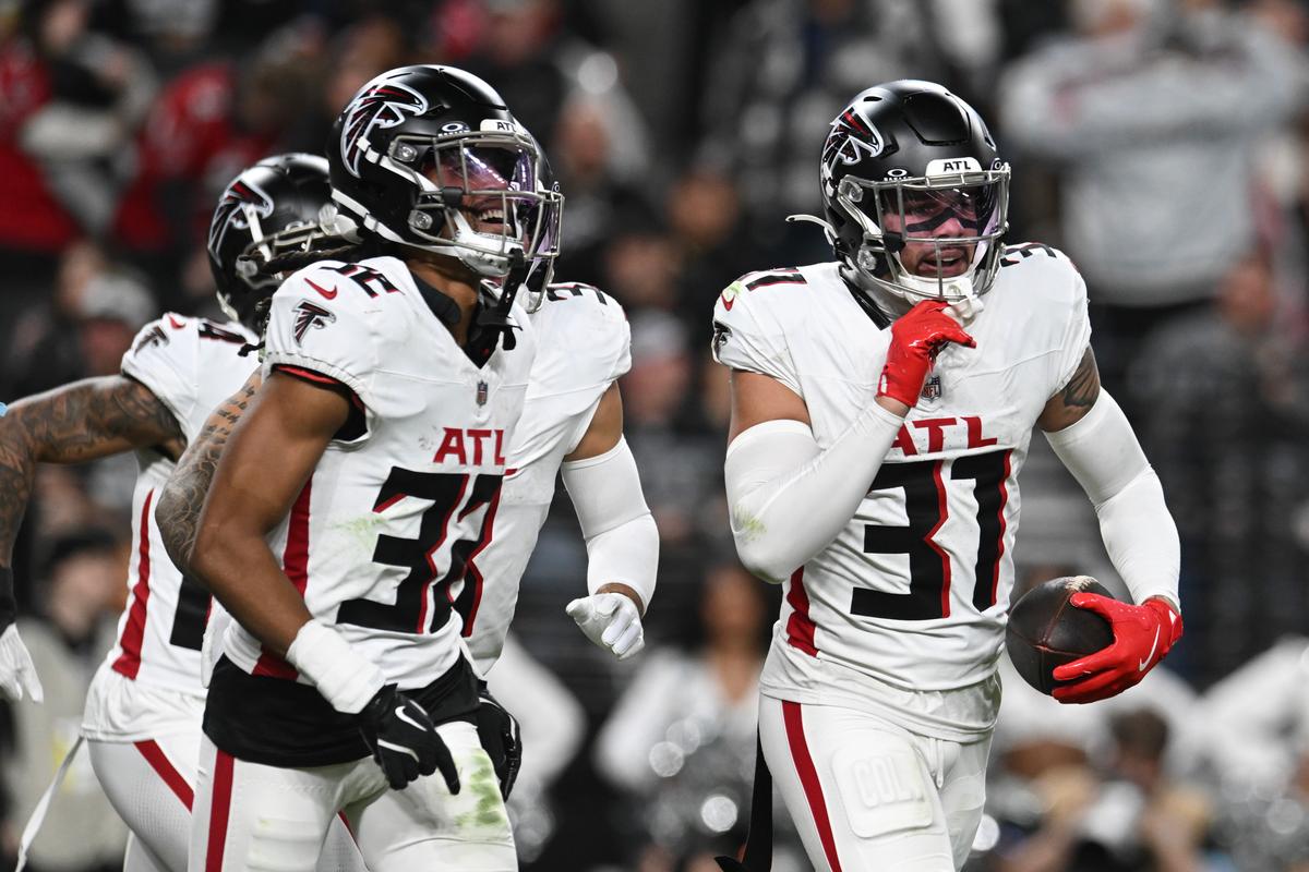 Free Agent Safety Simmons Weighs His Options