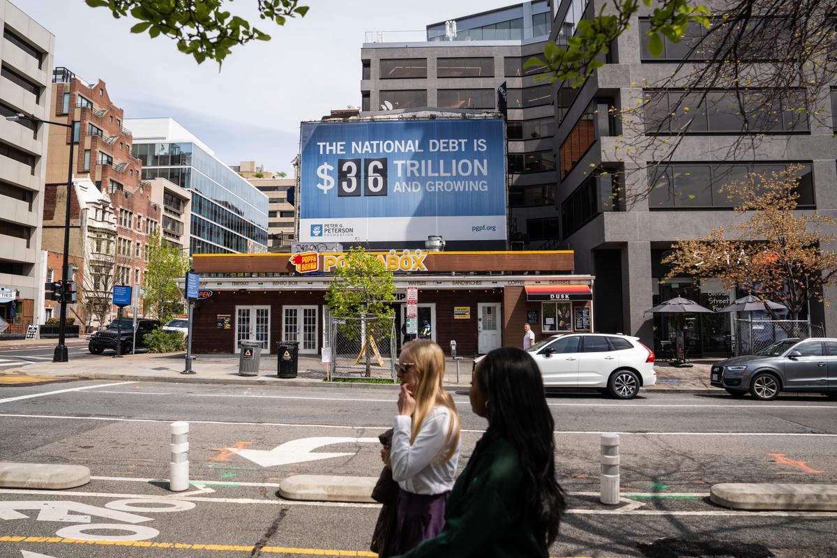 US Deficit, Debt Will Worsen Over Next 10 Years: CBO