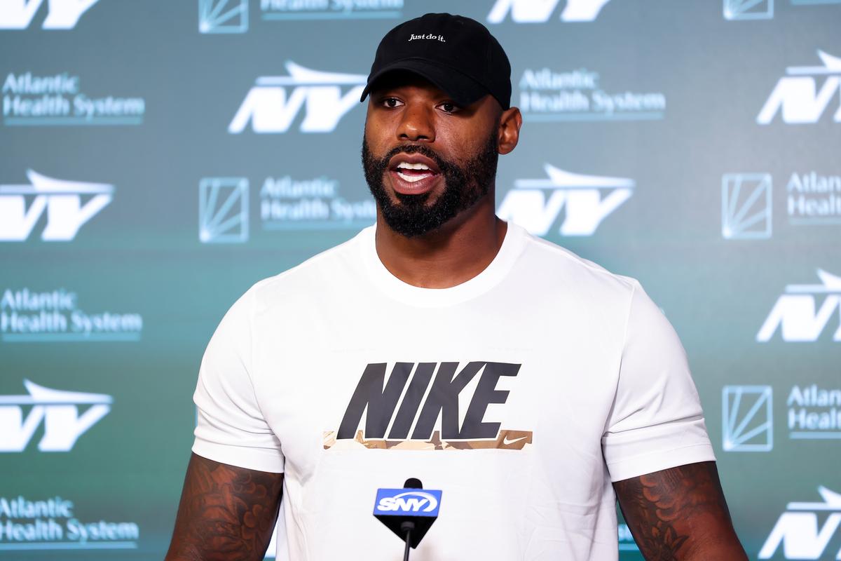 Longtime Cowboys Tackle Tyron Smith Retires