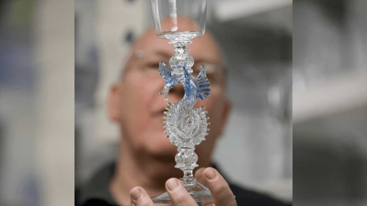 Corning Reports Strong Sales, Expands Domestic Manufacturing Capacity