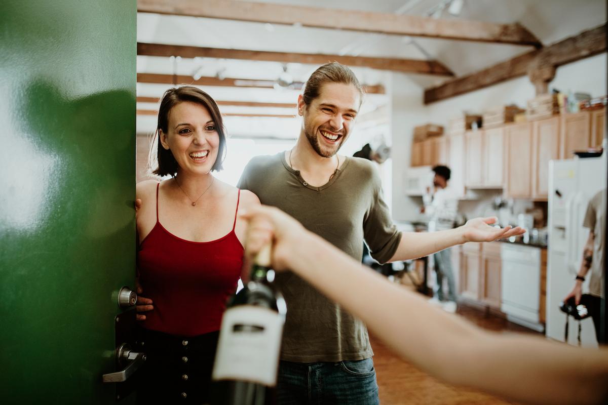 A Gracious Guide for How to Be a Good House Guest