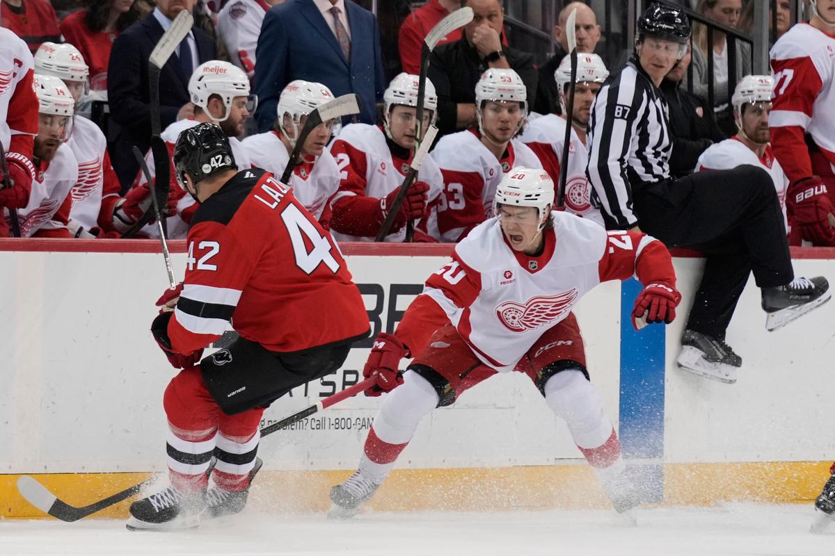 Larkin Scores His 30th of the Season as Red Wings Down Devils 5–2