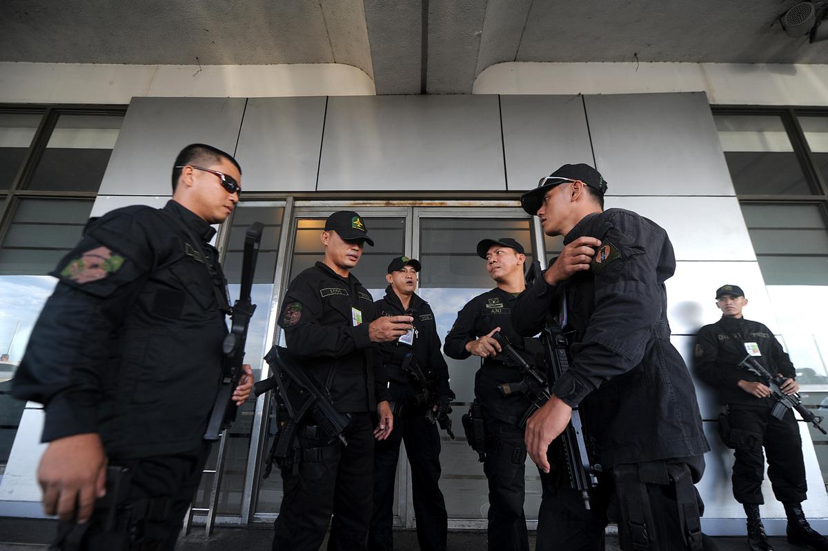 Chinese Nationals Arrested Over $8 Million Cash in Philippine Election Security Clampdown