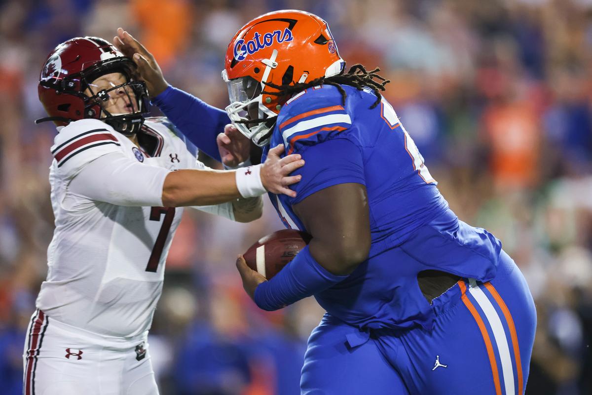 Bucs D-Lineman Doesn’t Want to Be Defined by His Record Weight