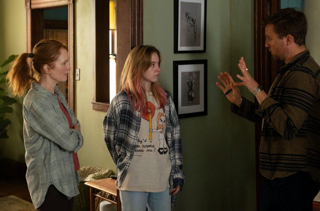 <span style="color: #000000;">(L–R) Julianne Moore, Sydney Sweeney, and director Michael Pearce on the set of "Echo Valley." (Apple TV+)</span>