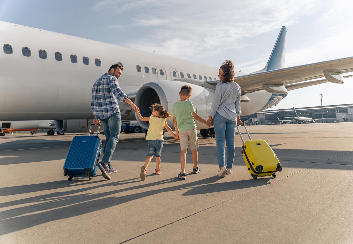 6 Expert Tips to Travel Smart and Stay out of Debt