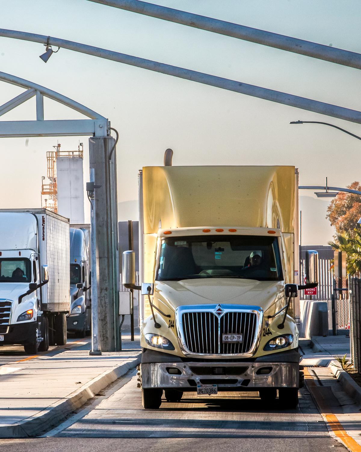 Trucking Industry Insiders Back Move to Bring Back English Proficiency Checks