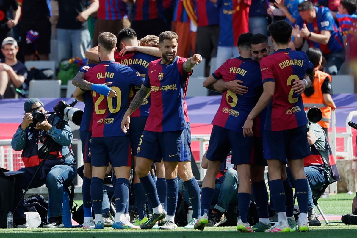 Barcelona Rallies to Beat Real Madrid 4–3 Despite Mbappé Hat Trick to Move Closer to La Liga Title