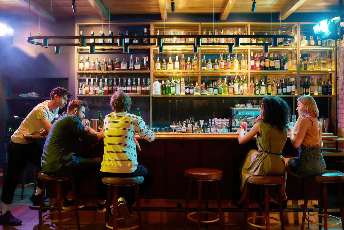 When meeting new people in new places, it's best to stick to public venues. (BAZA Production/Shutterstock)