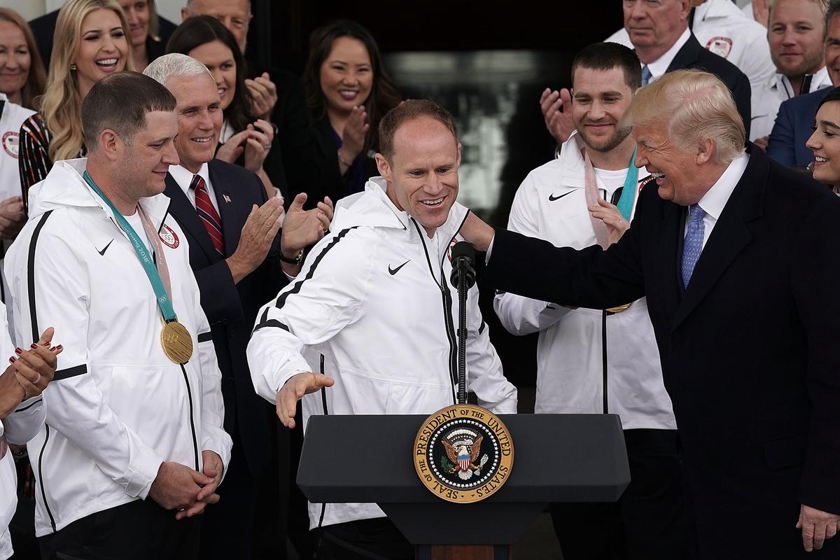 Cnossen (C) and the rest of Team USA meet U.S. President Donald Trump at  the White House in Washington, D.C., in 2018. (Alex Wong/Getty Images)
