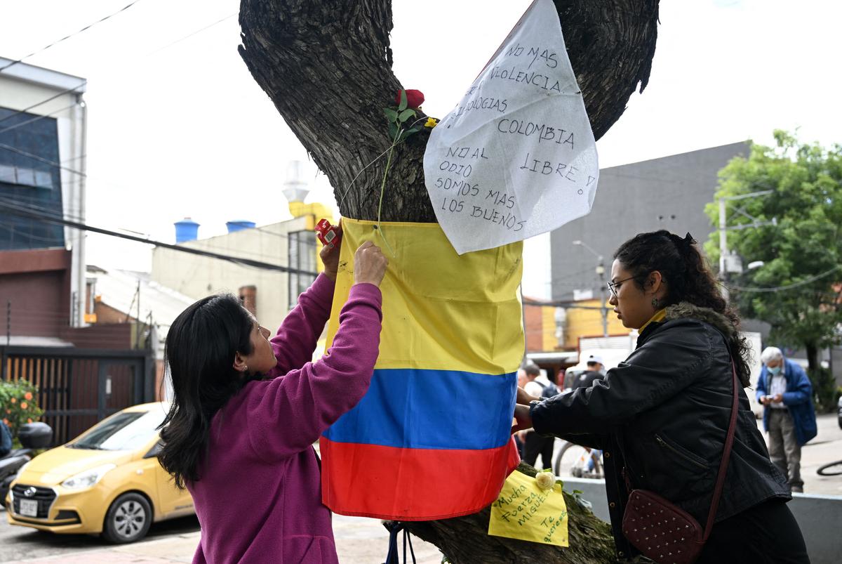 Hospital Says Colombian Presidential Hopeful Uribe Turbay Remains in Critical Condition