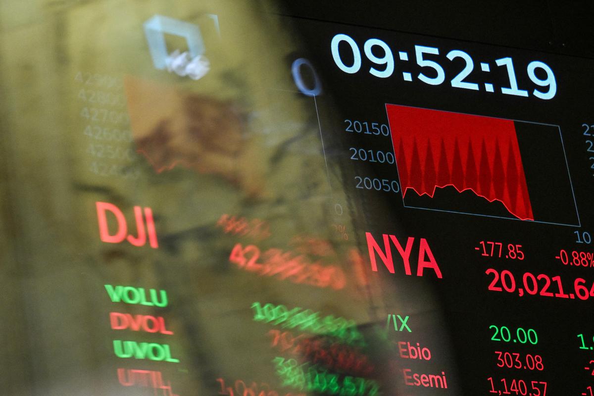 Wall Street Review: Stocks Pause on Mideast Tensions, Fed Decision Ahead