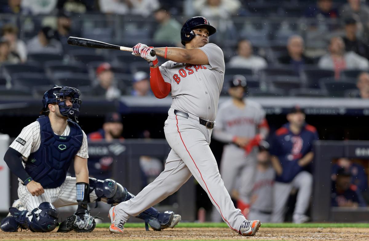 Giants Acquire 3-Time All-Star Devers From Red Sox in Blockbuster Trade
