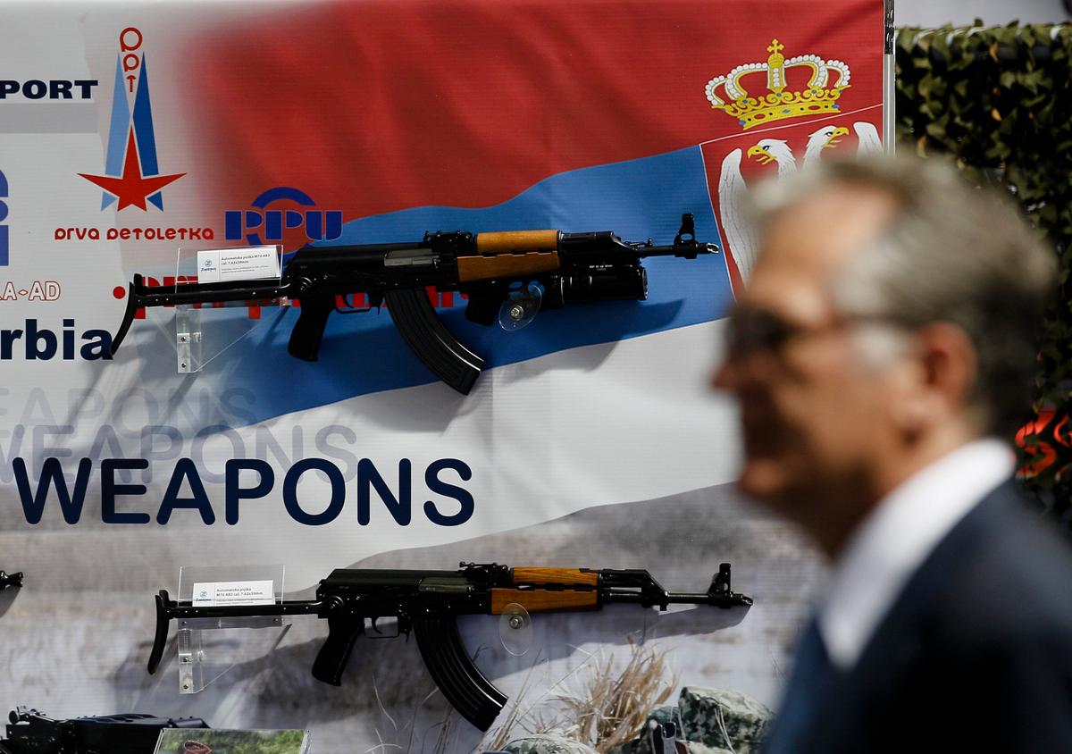Belgrade Halts Arms Exports After Russia Says Serbian Weapons Went to Ukraine
