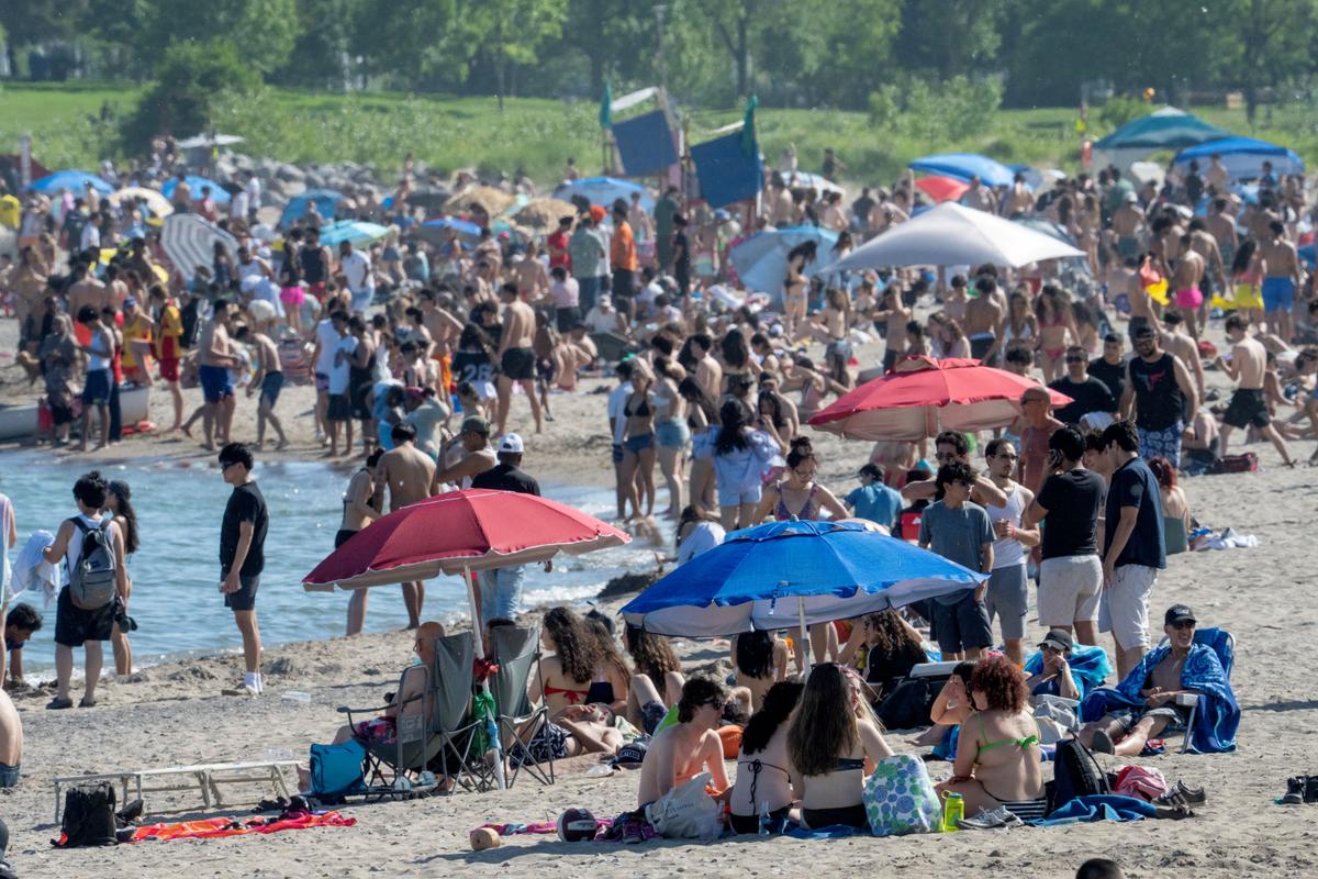 Heat Wave Causes 42 Visits to ERs in Toronto, Public Health Says