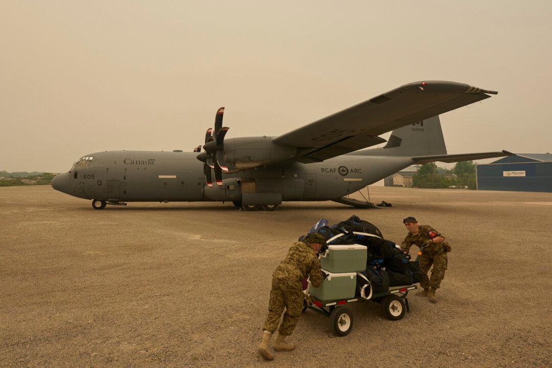 Ottawa Paying Lockheed Martin $1.5 Billion to Maintain Hercules Transport Aircraft