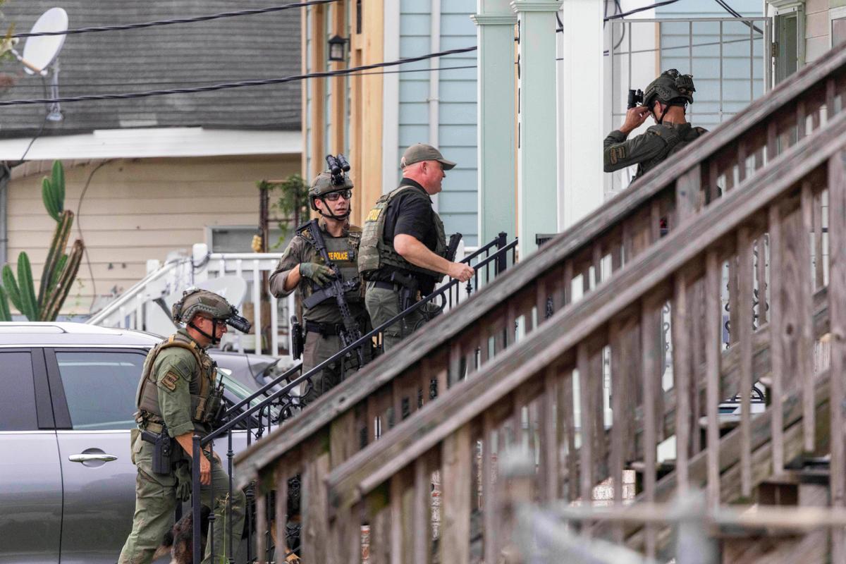 Fugitive’s Girlfriend Charged With Aiding Breakout at New Orleans Jail Where She Once Worked