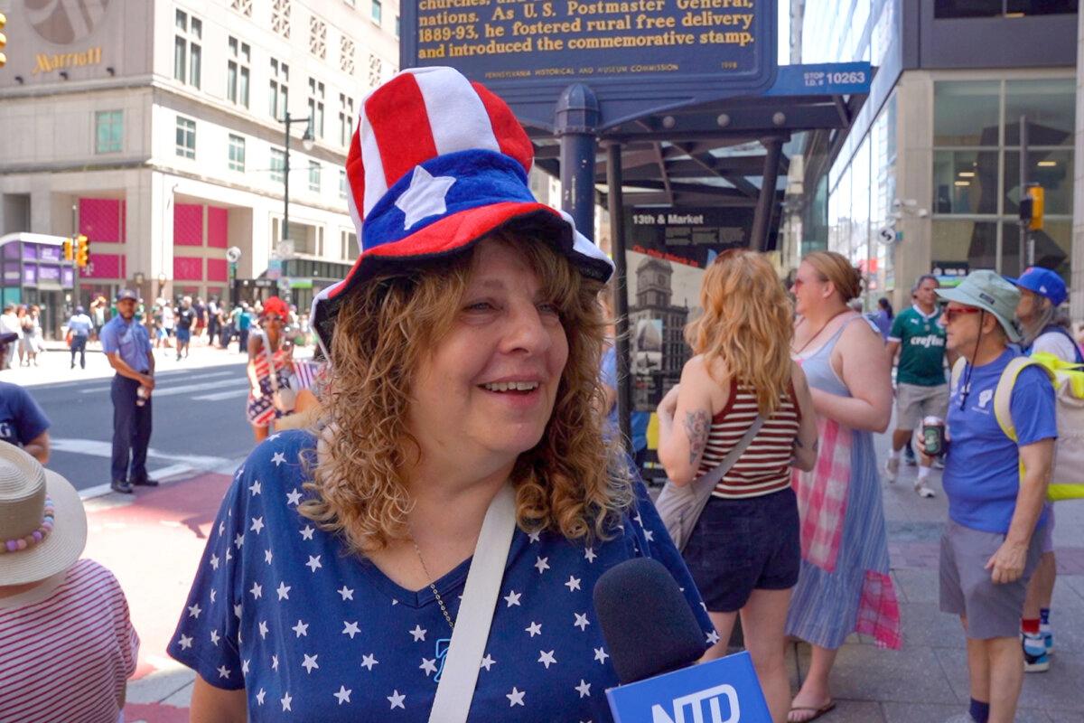 Nonprofit fundraiser Holly Keith attends Philadelphia’s Independence Day parade on July 4, 2025. (Steve Wen/The Epoch Times)