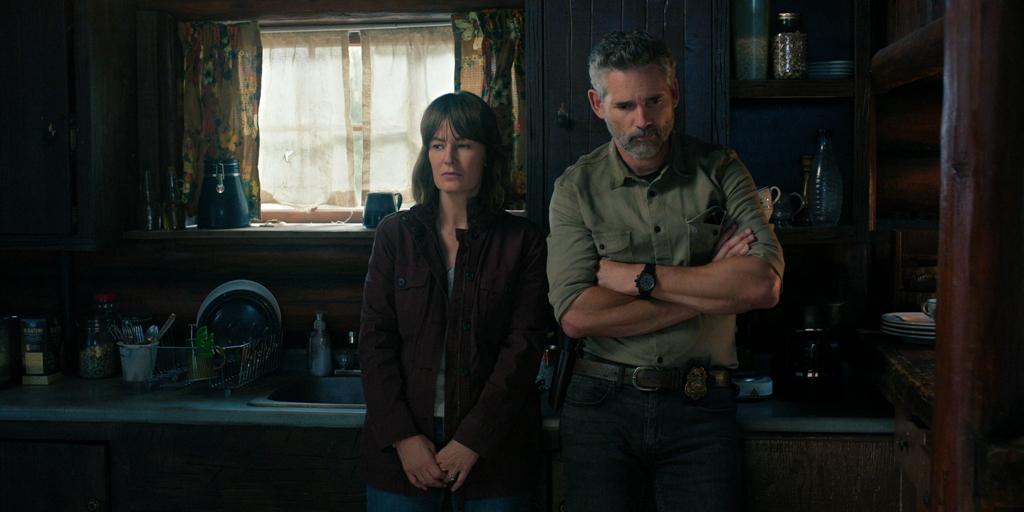 Jill Bodwin (Rosemarie DeWitt) and Kyle Turner (Eric Bana), in "Untamed." (Netflix)