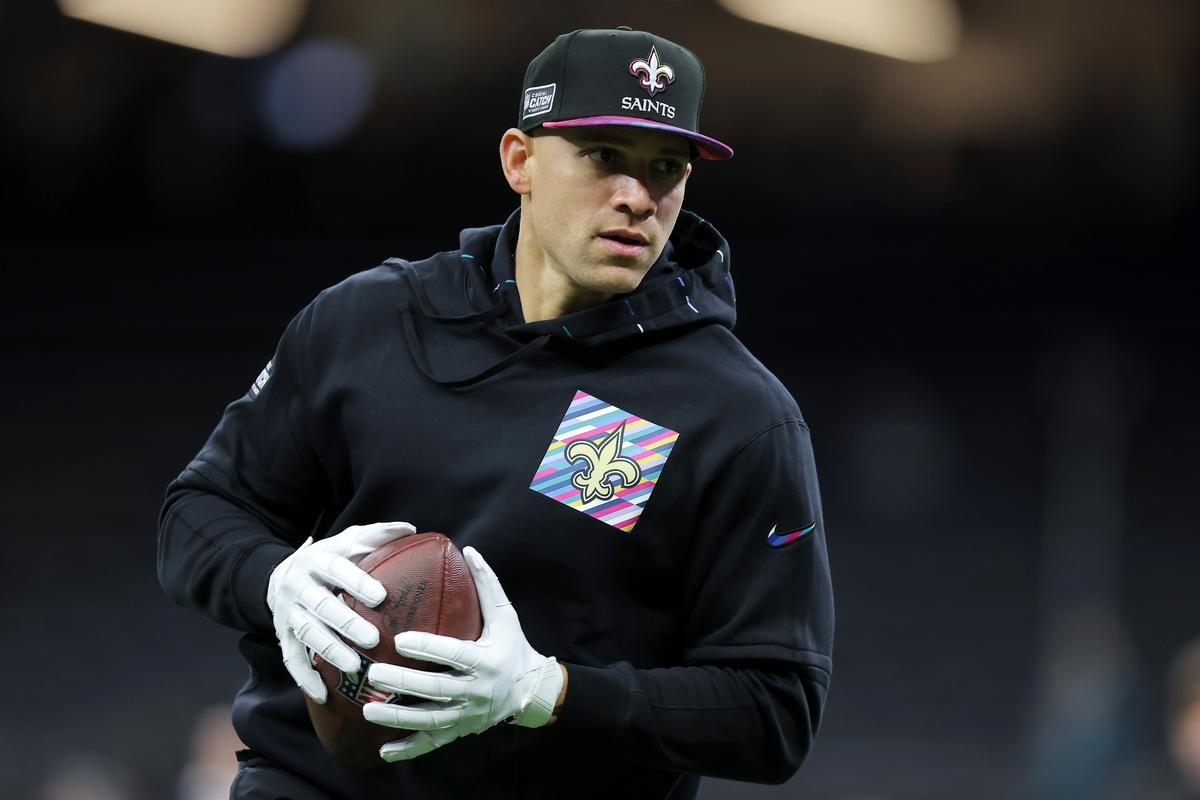 Former Saints TE Jimmy Graham Rows Across the Arctic Ocean