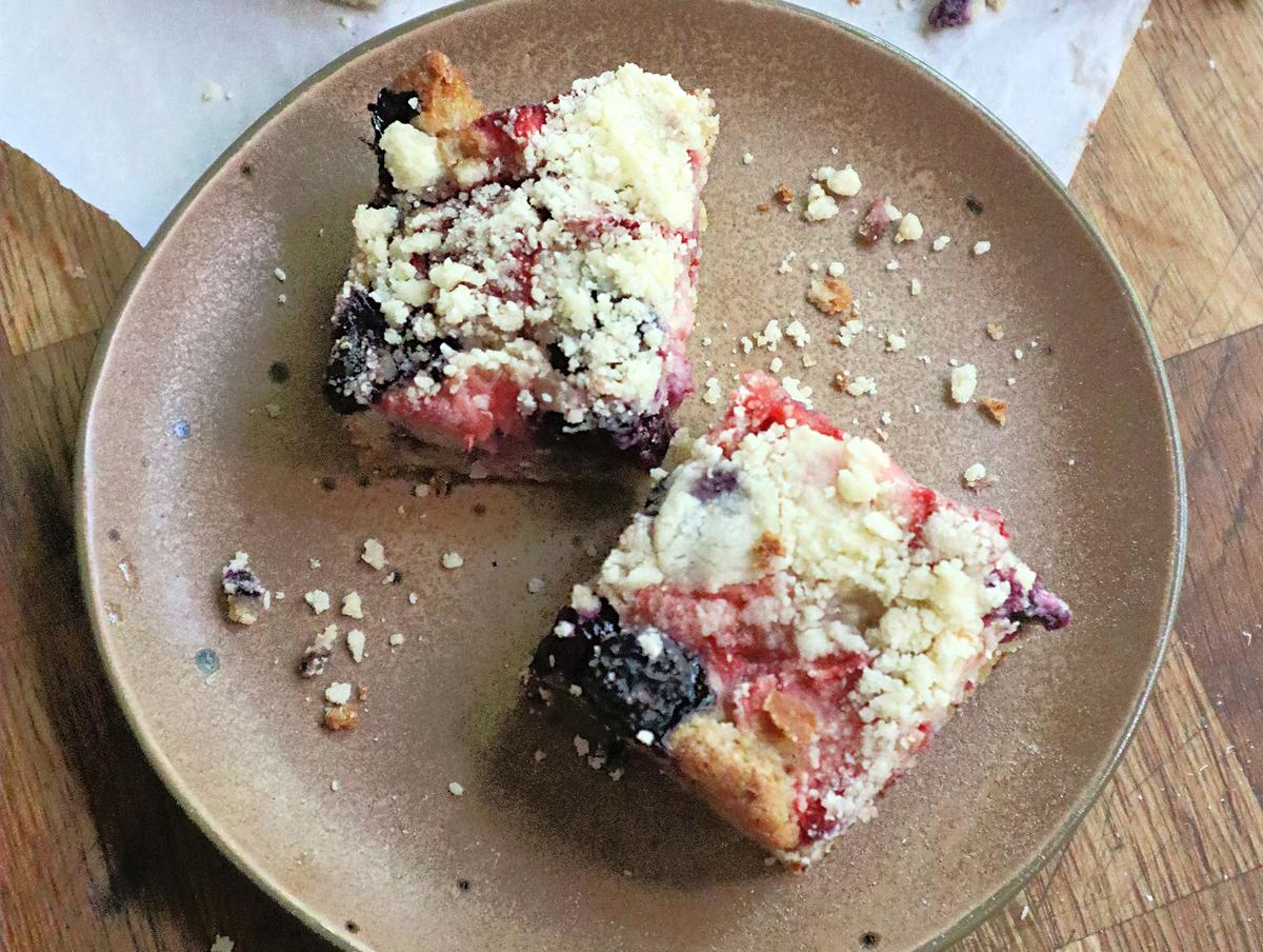 Summer Berry Bars With Lemon Glaze Are Easier Than Pie