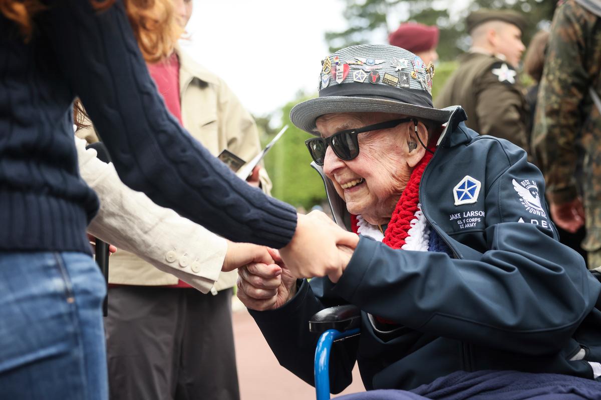 D-day Veteran ‘Papa Jake’ Larson Dies at 102