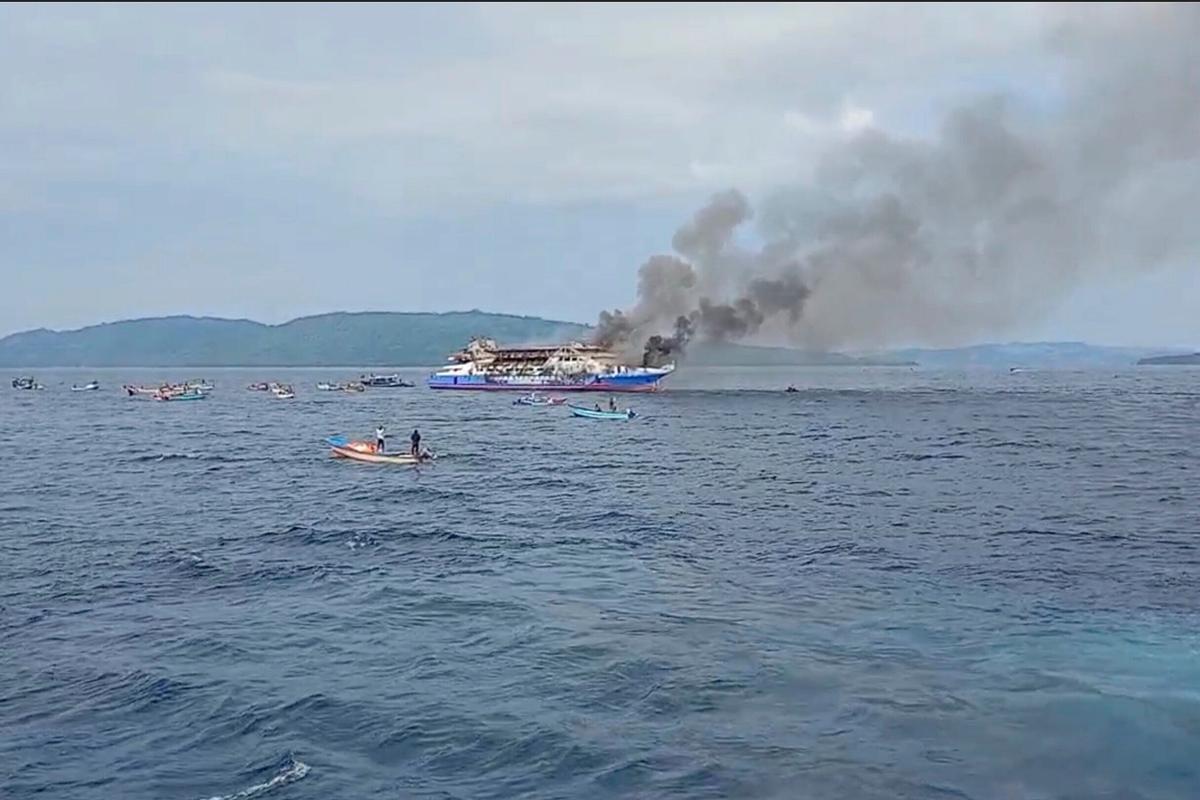 Indonesian Passenger Ferry Catches Fire at Sea, 575 Rescued, at Least 3 Dead