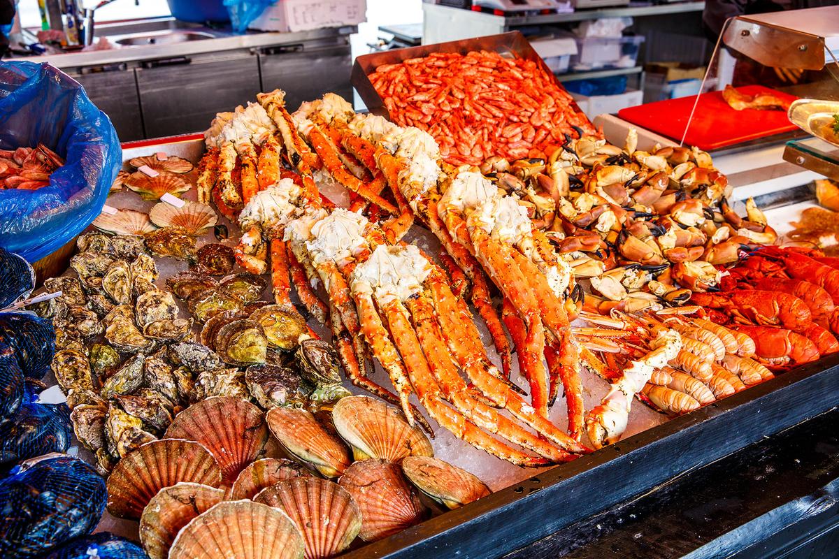 Bergen's Fish Market has something for everyone. (Andrei Armiagov/Shutterstock)