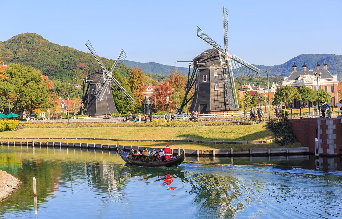 Huis Ten Bosch recreates a piece of the Netherlands in Nagasaki, Japan. (jack_photo/Shutterstock)