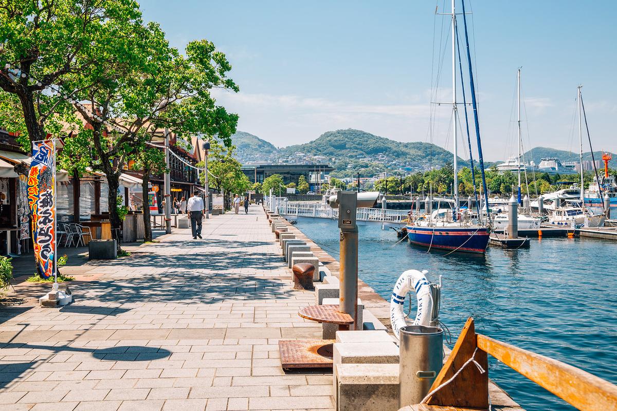 Dejima Wharf, which offers a view of Nagasaki Port Bay, has half a dozen restaurants. (Sanga Park/Shutterstock)