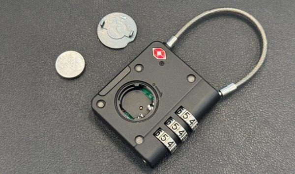 SmartLock is first-ever TSA-approved combo lock with built-in Apple tracking