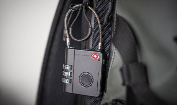SmartLock is first-ever TSA-approved combo lock with built-in Apple tracking