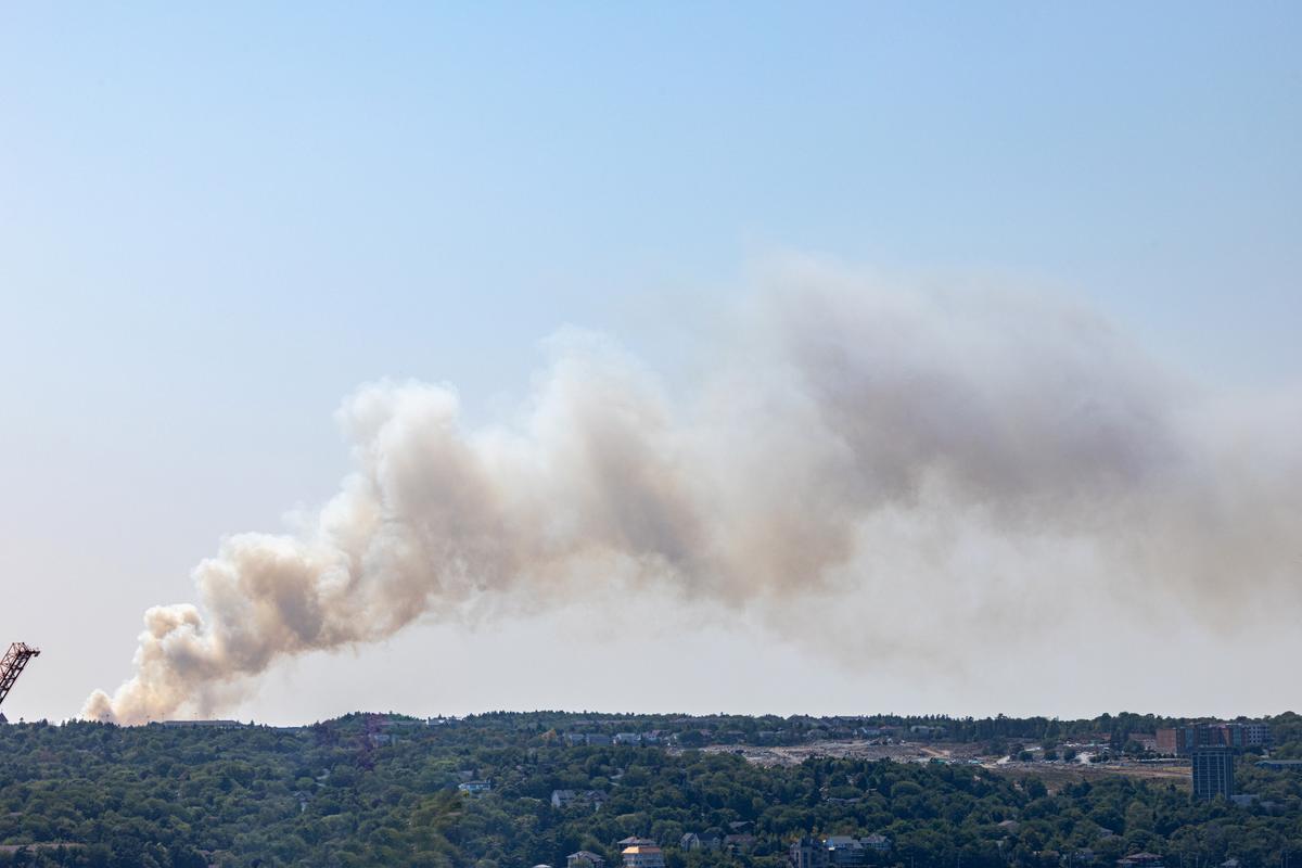 Helicopter Crashes Amid Efforts to Contain Nova Scotia Wildfires