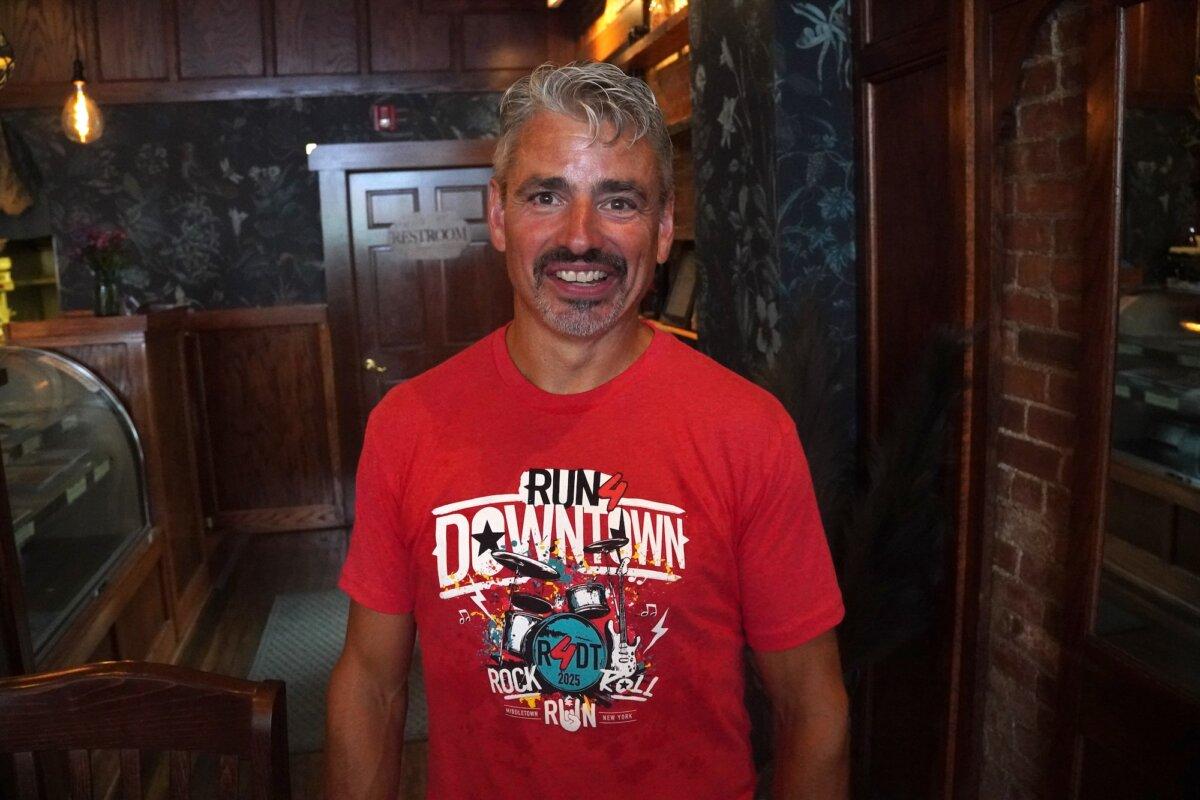 Event organizer and Piccolo Cucina e Vino owner David Madden after the race on Aug. 16, 2025. (Oliver Mantyk/The Epoch Times)