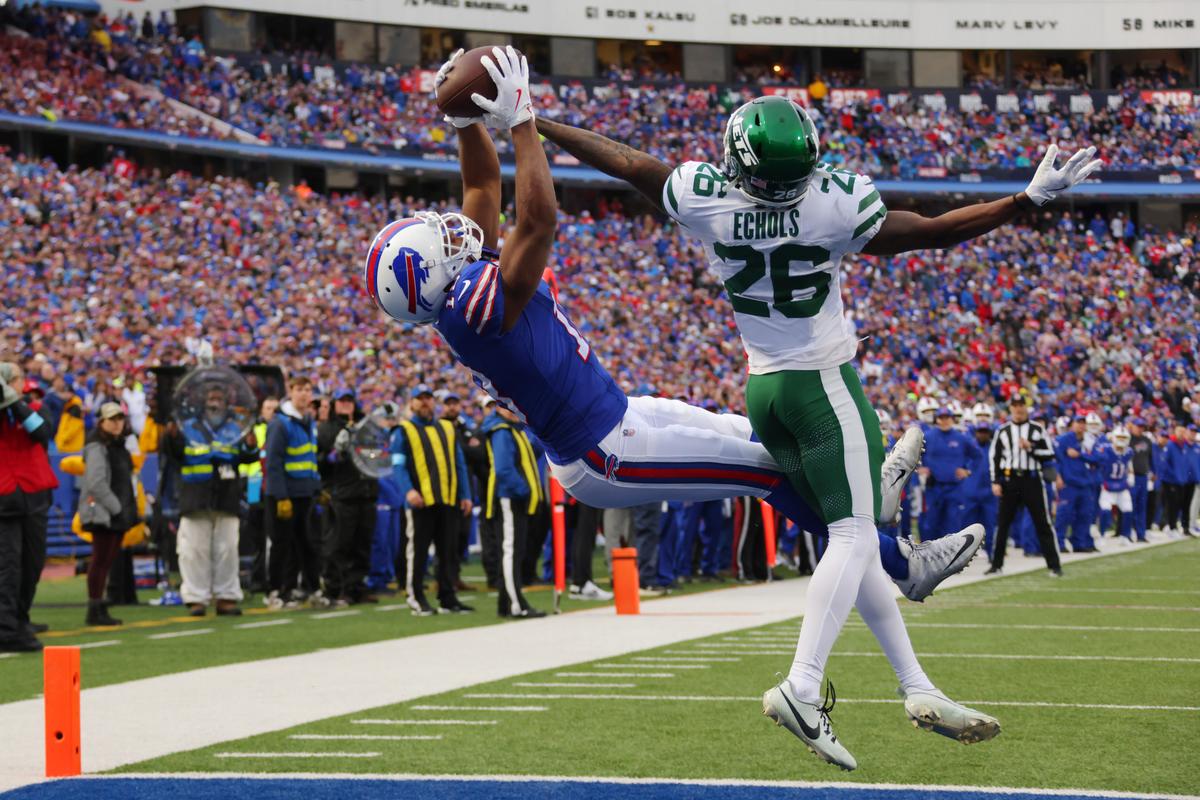 6 Top Unsigned NFL Free Agents: Cooper, Wilkins Still Searching