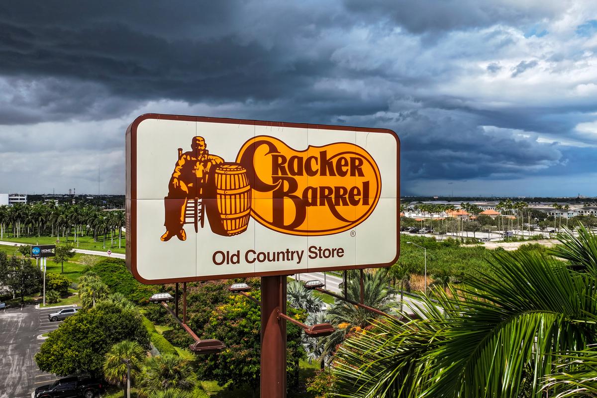 Cracker Barrel Dumps Agency Responsible for Logo Change, Revamps Leadership