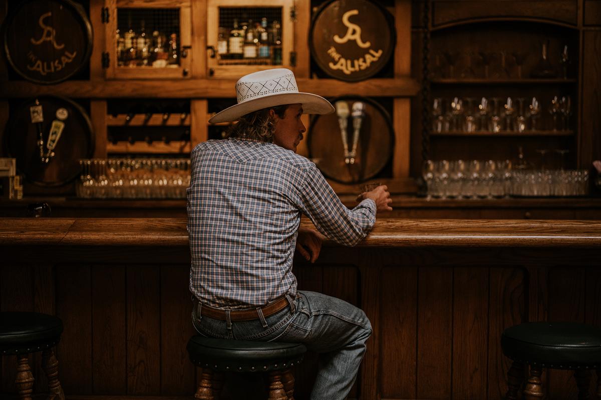 The Oak Room is a favorite place for relaxing and enjoying a beer or glass of wine. (Courtesy of Alisal Ranch)